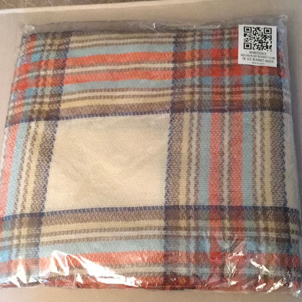 Marleylilly NWT Blanket Scarf